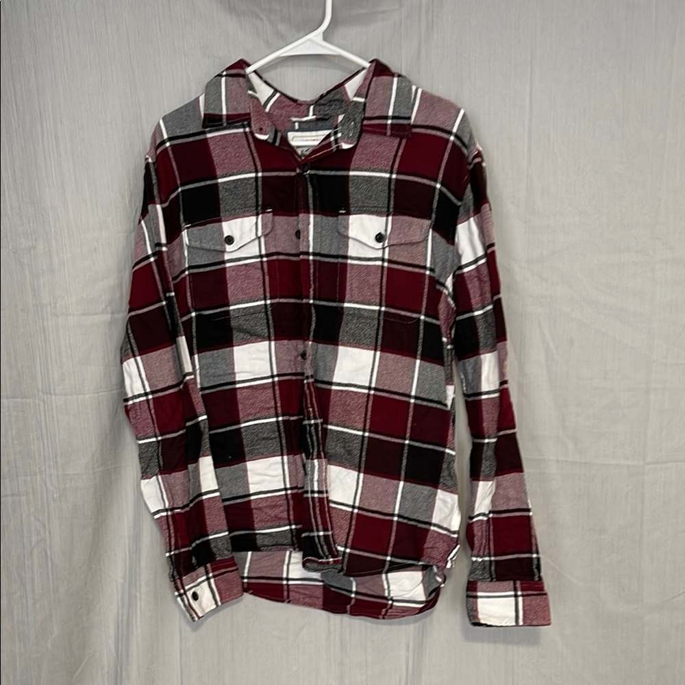 American Eagle Outfitters Red and Black Casual Button Down Shirt